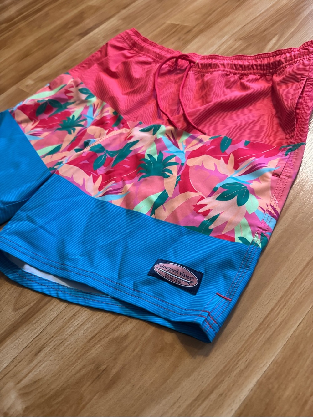 Vineyard Vines Board Shorts Bathing Suit Swim Trunks- Men’s Large